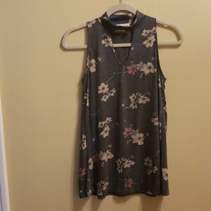 𝅺GINGER G key hole top. Medium